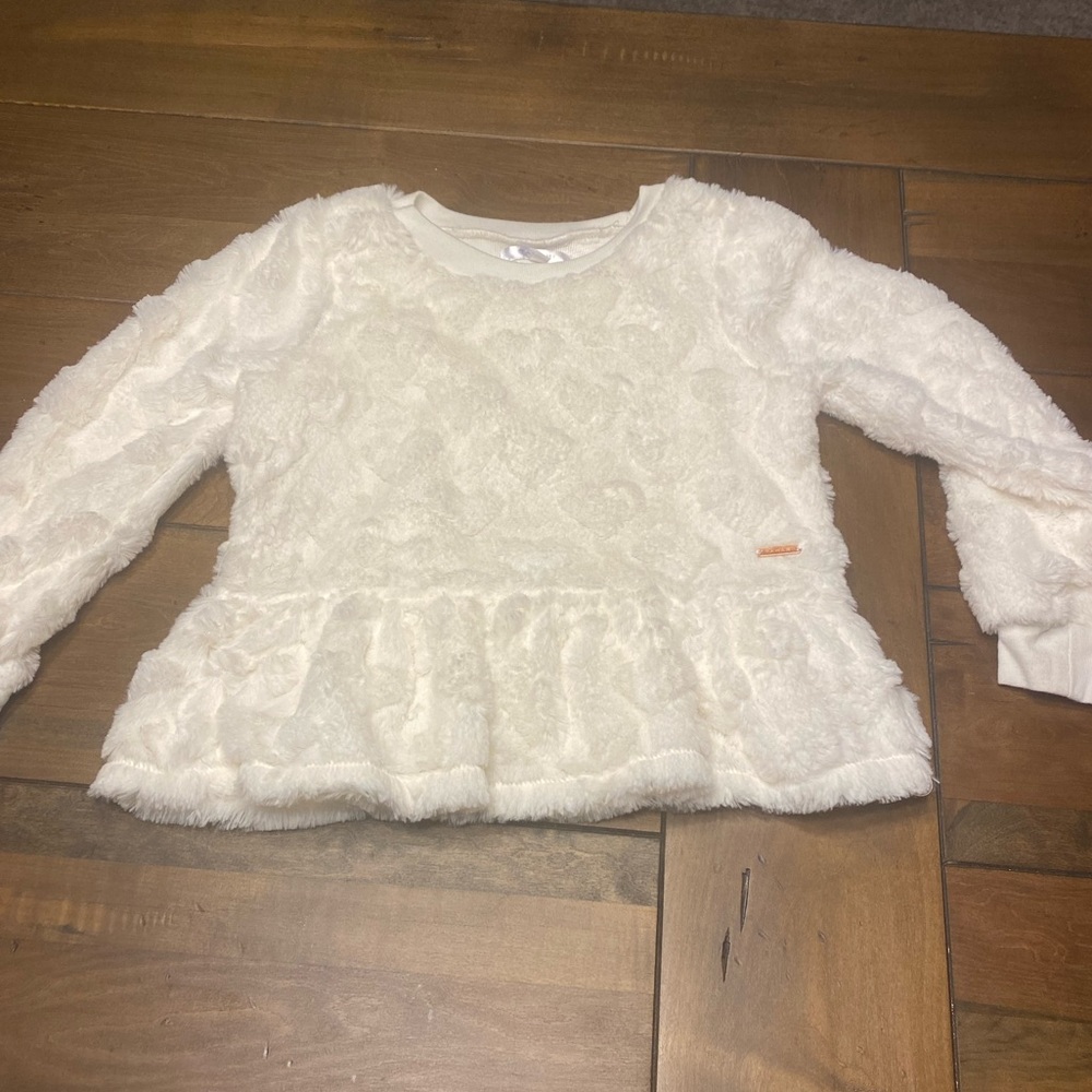 Tahari Girl Soft Faux Fur Pullover shirt size 6